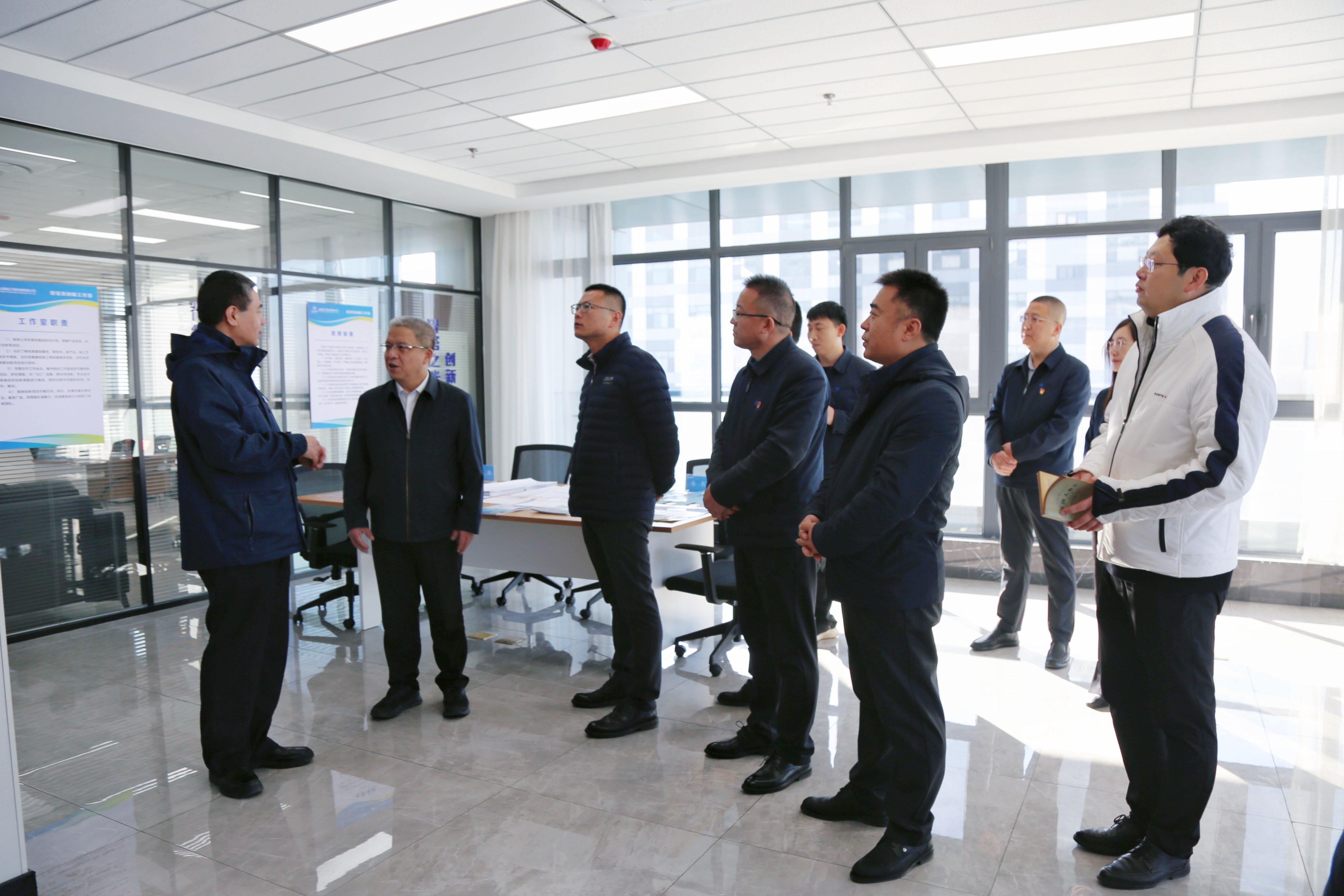 中華全國總工會(huì )中國海員建設工會(huì )分黨組成員、副主席吳疆深入公司調研指導
